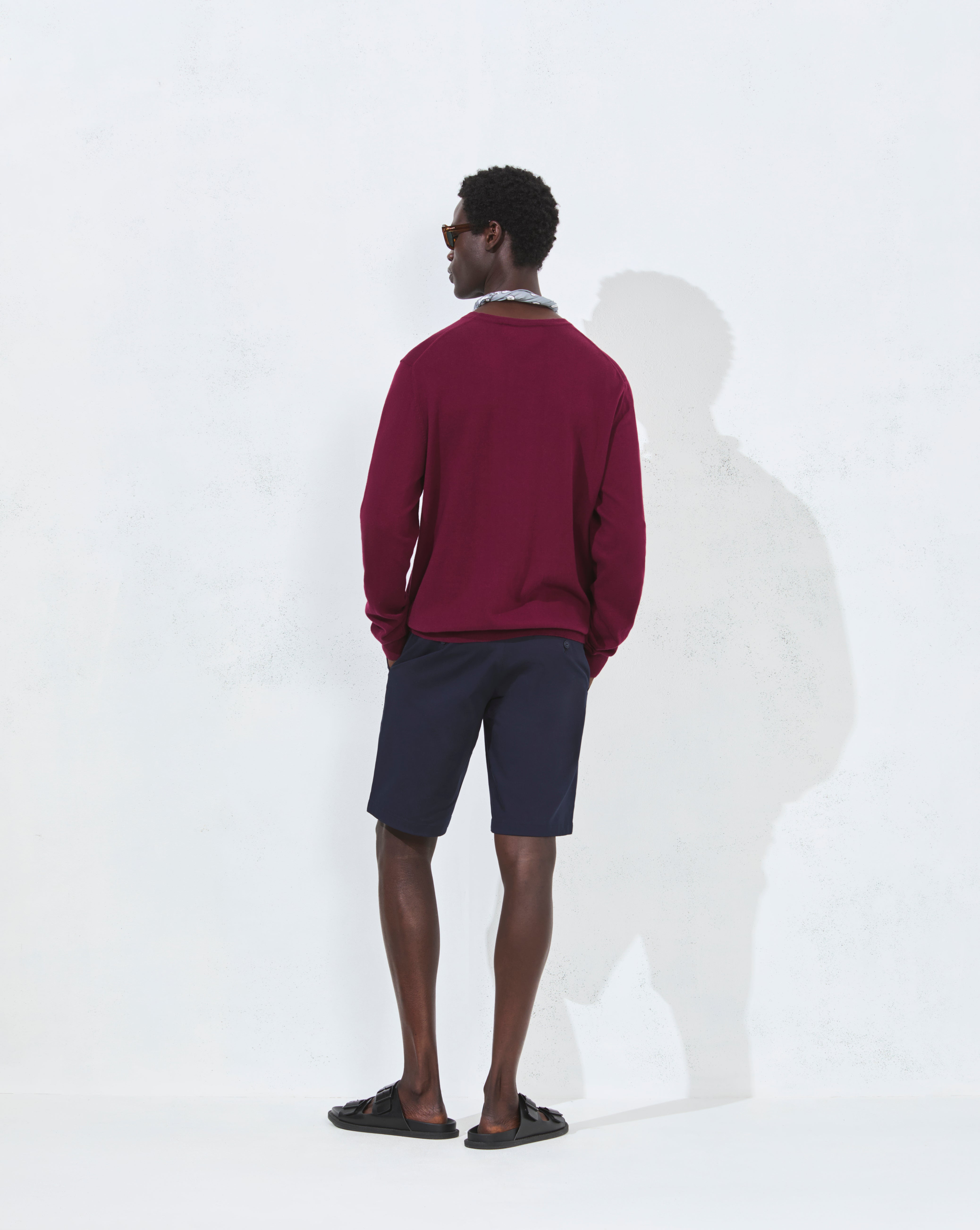 U TOGS BURGUNDY SWEATER